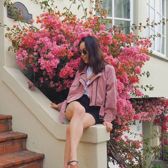 Meet your Posher, Allison - Picture 1 of 1